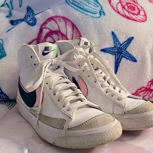 Nike Blazer Mid ‘77 SE ‘White Arctic Punch’ DD1847-101